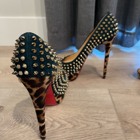 Christian Louboutin Veau Velours Calf Hair Leopard Lady Peep Spikes VIP 150 - Picture 3 of 5